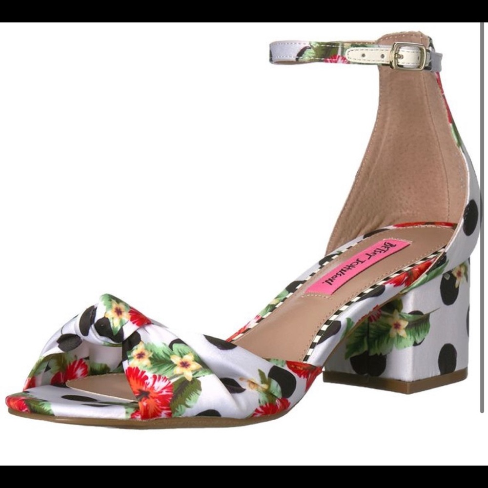 Betsey Johnson Ivee Sandals Heels Shoes